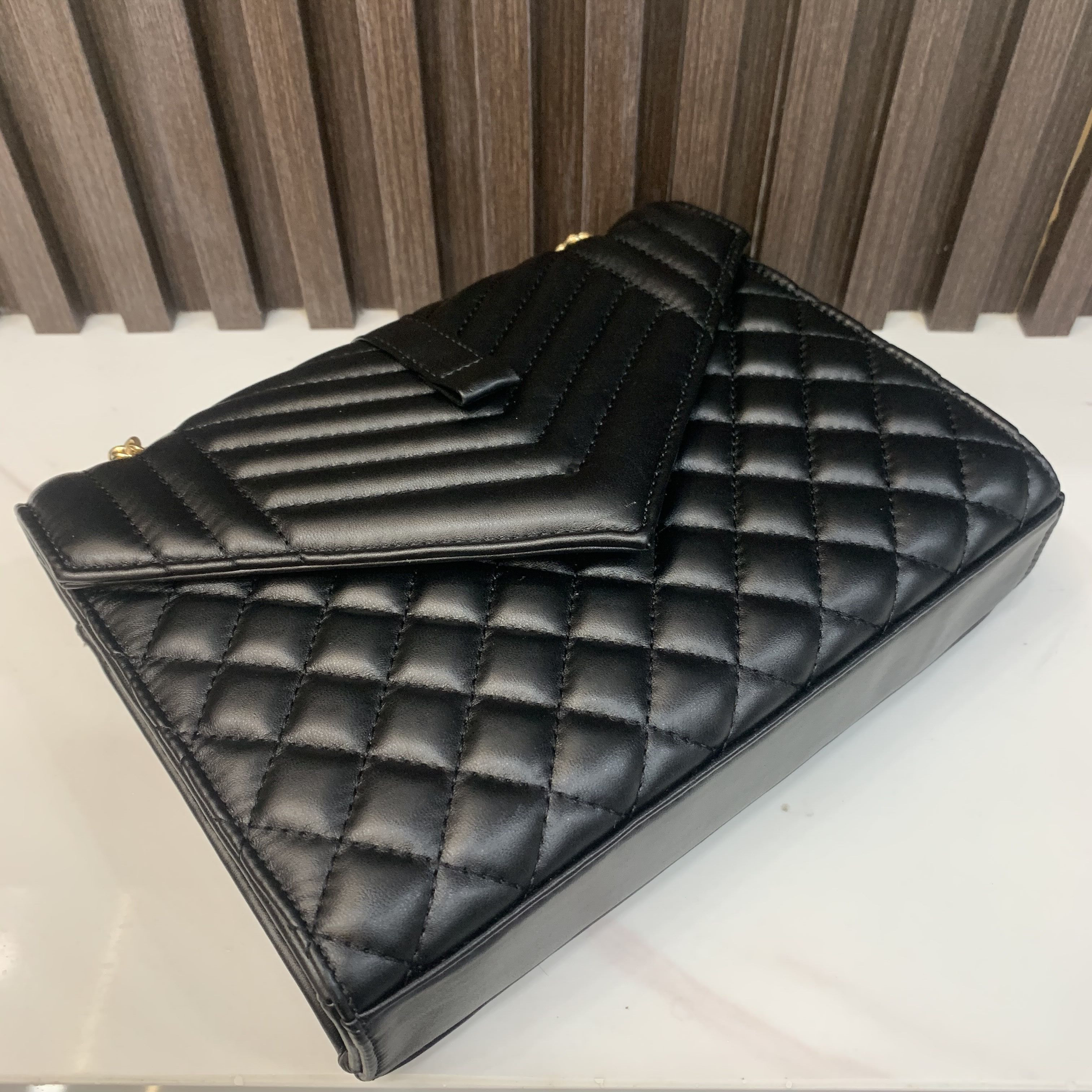 Luxurys Designers Bags Women bag shoulder Messenger bags Classic Style Fashion Lady Totes handbags purse wallet with small wallet 2075, Black gold chain
Luxurys Designers Bags Women bag shoulder Messenger bags Classic Style Fashion Lady Totes handbags purse wallet with small wallet 2075, Black gold chain