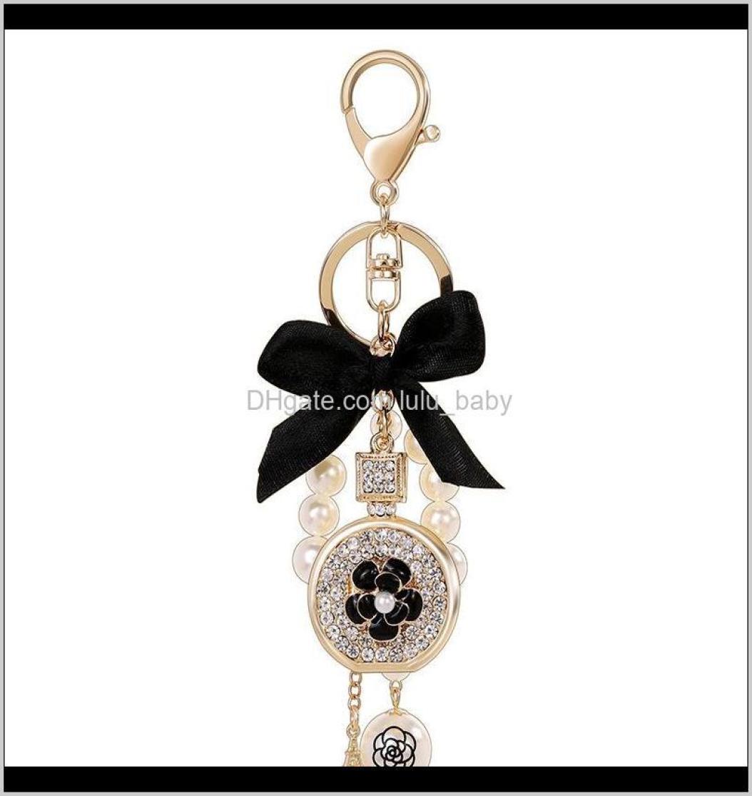 Lovely Cute Bow Pearl Flower Perfume Bottle Fashion Ins Luxury Designer Diamond Rhinestone Bag Charms Tassel 8Zlh6 Nen2Y2457747
Lovely Cute Bow Pearl Flower Perfume Bottle Fashion Ins Luxury Designer Diamond Rhinestone Bag Charms Tassel 8Zlh6 Nen2Y2457747