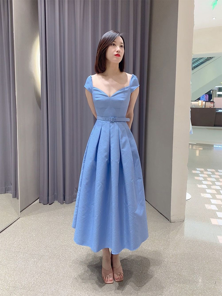 Casual Dresses -elf-Portrait V Neck A-line Dress Sleeveless Fit & Flare Midi Dress for Women, Blue
Casual Dresses -elf-Portrait V Neck A-line Dress Sleeveless Fit & Flare Midi Dress for Women, Blue