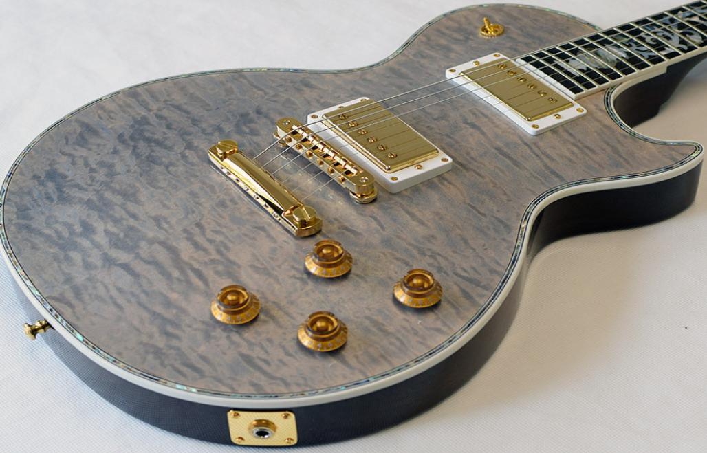 Custom Shop Ultima Gray Pearl Quilted Maple Top Electic Guitar Abalone Body Binding Tree of Life Vine Inlays Grover Tuners Gold2151091
Custom Shop Ultima Gray Pearl Quilted Maple Top Electic Guitar Abalone Body Binding Tree of Life Vine Inlays Grover Tuners Gold2151091