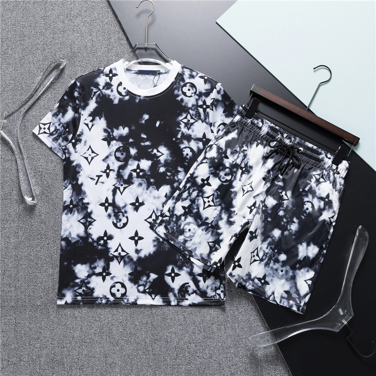 Summer Fashion Mens Designer Tracksuit tshirts Shorts Suits Casual Breathable Summer Suits Tops Shorts Man Tees Outdoor Sportswear High Quality
Summer Fashion Mens Designer Tracksuit tshirts Shorts Suits Casual Breathable Summer Suits Tops Shorts Man Tees Outdoor Sportswear High Quality