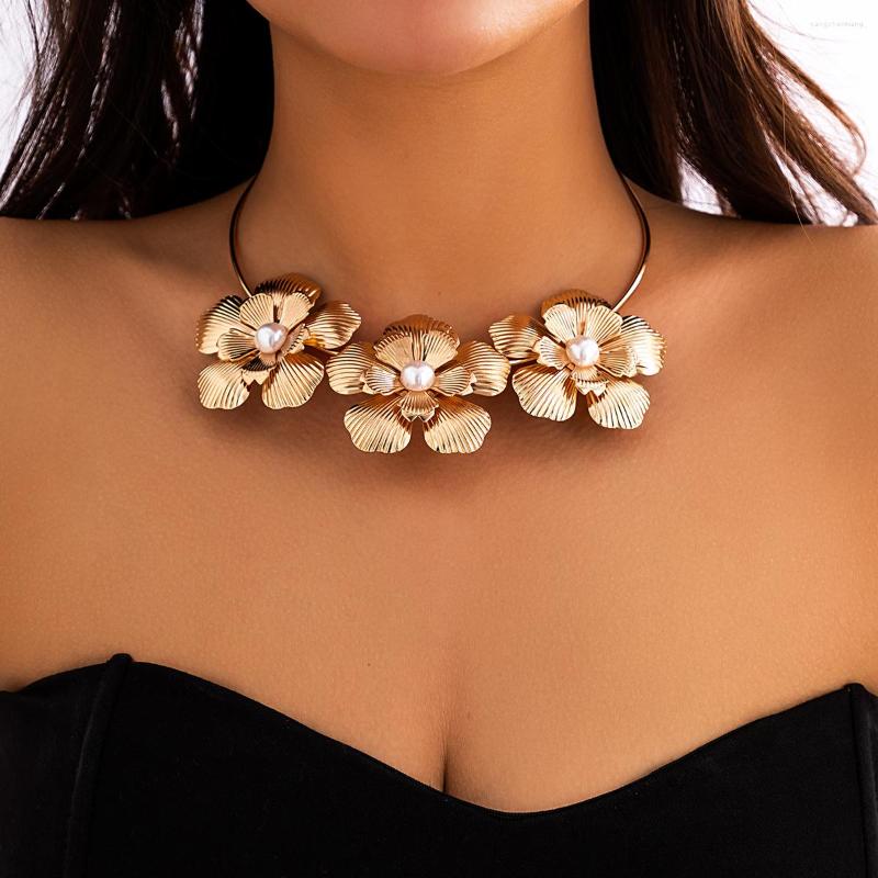 Choker Salircon Punk Exaggerated Metal Flower Necklace Trend Creative Smooth Collar Women's Gothic Neck Jewelry
Choker Salircon Punk Exaggerated Metal Flower Necklace Trend Creative Smooth Collar Women's Gothic Neck Jewelry