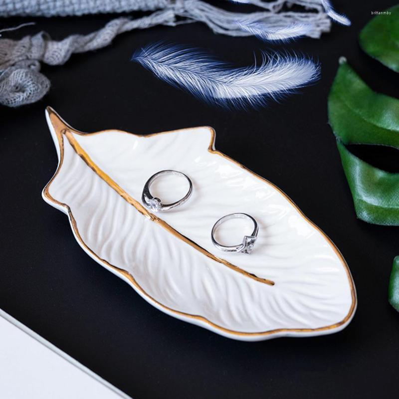 Jewelry Pouches Dish Display Plate Feather Shape Multifunctional Ceramic Earring Ring Necklace Storage Tray Shelf Holder
Jewelry Pouches Dish Display Plate Feather Shape Multifunctional Ceramic Earring Ring Necklace Storage Tray Shelf Holder