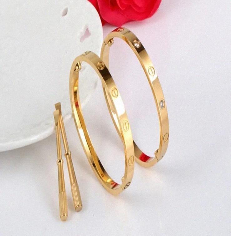 LOVE Bracelets Bangles 18k Rose Gold Sterling Silver color Bangles men and women bracelet fashion simple B6035516 M5xW2365359
LOVE Bracelets Bangles 18k Rose Gold Sterling Silver color Bangles men and women bracelet fashion simple B6035516 M5xW2365359