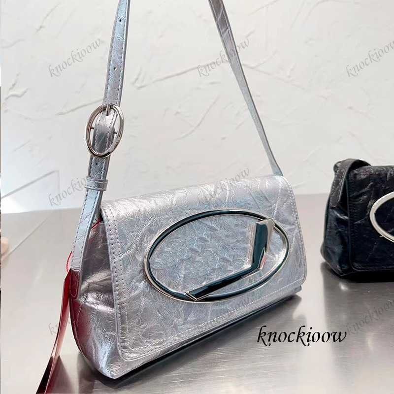 Designer bag Extra large D-shaped magnetic buckle decoration Leather craft Pleated decoration Women's fashion shoulder bag Women's crossbody bag Wallet 230604, Black
Designer bag Extra large D-shaped magnetic buckle decoration Leather craft Pleated decoration Women's fashion shoulder bag Women's crossbody bag Wallet 230604, Black