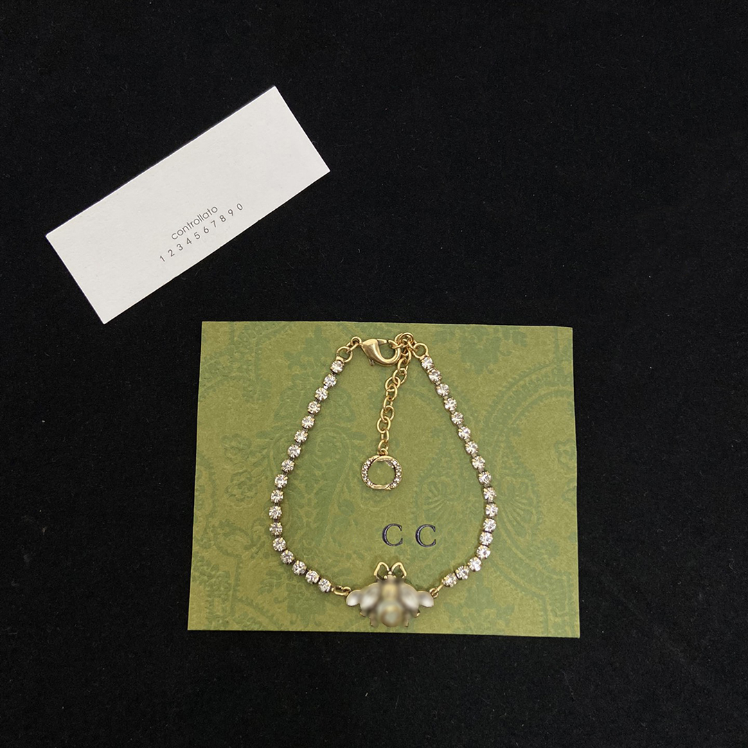 designer bracelet luxury bracelets letter charm bracelet men honeybees bracelets fashion trend women classic jewelry high quality nice
designer bracelet luxury bracelets letter charm bracelet men honeybees bracelets fashion trend women classic jewelry high quality nice