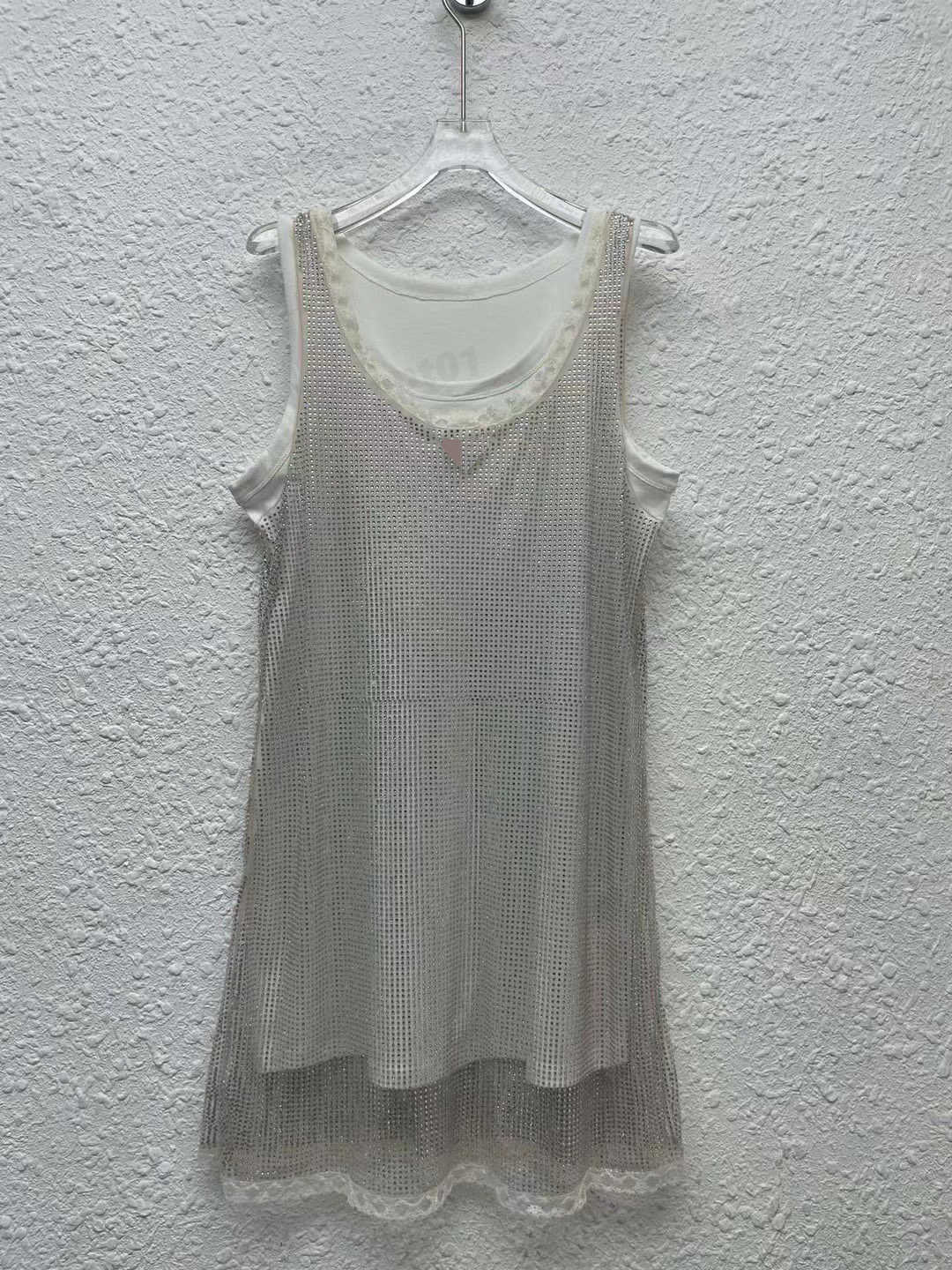 Designer Womens Dresses Blingbling Reflective Crystal Fabric Sleeveless Scoop Neck Two Piece Set Dress Luxury Summer Women Party Daily Casual Dress
Designer Womens Dresses Blingbling Reflective Crystal Fabric Sleeveless Scoop Neck Two Piece Set Dress Luxury Summer Women Party Daily Casual Dress