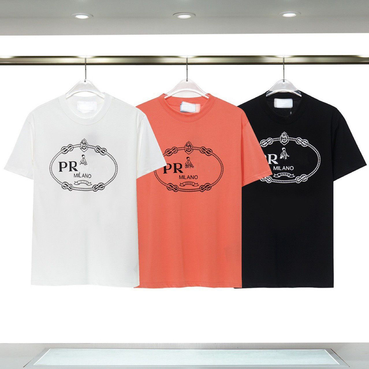 Men' designer crewneck short sleeve cotton breathable letter T-shirt loose version of men' and women' casual 100 top
Men' designer crewneck short sleeve cotton breathable letter T-shirt loose version of men' and women' casual 100 top