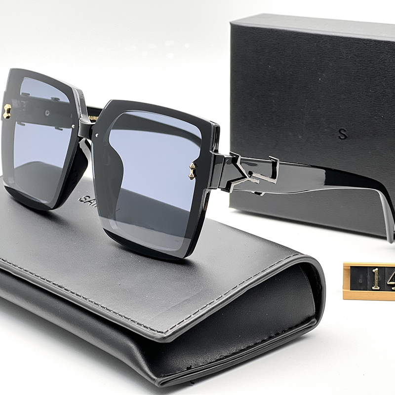 Designer sunglasses for women classic brand luxury Fashion UV400 Goggle With Box outdoor sunscreen sport coast glasses FACTORY STORE nice
Designer sunglasses for women classic brand luxury Fashion UV400 Goggle With Box outdoor sunscreen sport coast glasses FACTORY STORE nice
