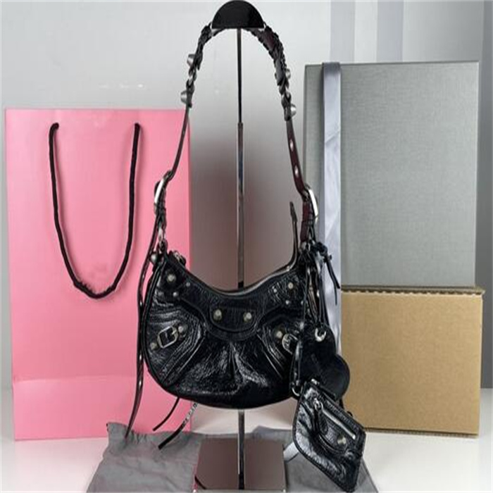 Top Genuine Evening Bags leather women's Motorcycle half moon bags Luxury Designers women Totes handbags shoulders bag Wallet Cross Body card Purse
Top Genuine Evening Bags leather women's Motorcycle half moon bags Luxury Designers women Totes handbags shoulders bag Wallet Cross Body card Purse