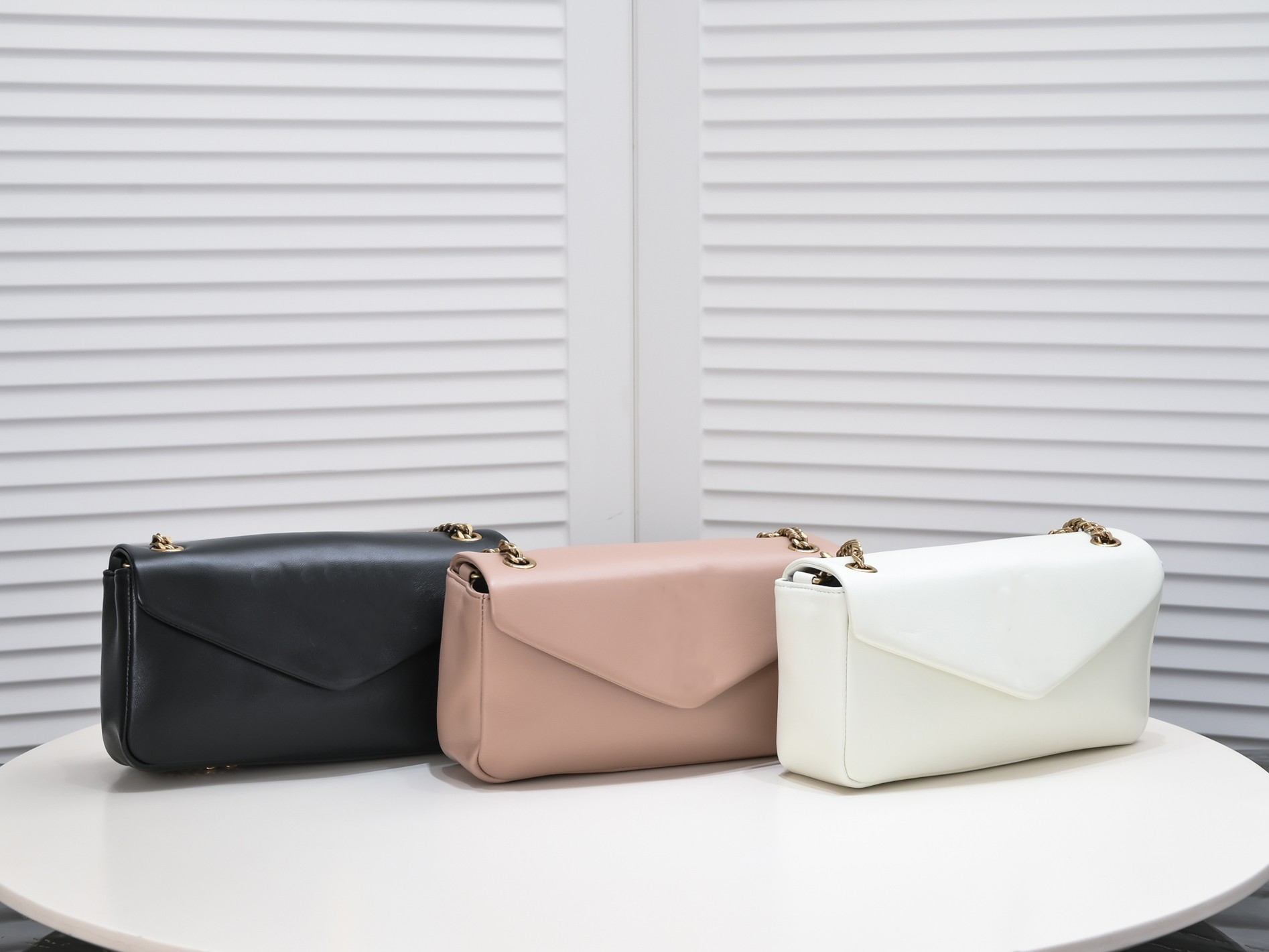 Designer Bags CALYPSO women Crossbody Handbags Genuine Leather Messenger Clutch shoulder bags Cross Body tote woman bag Handbag Fashion top Luxurys Purse, Black
Designer Bags CALYPSO women Crossbody Handbags Genuine Leather Messenger Clutch shoulder bags Cross Body tote woman bag Handbag Fashion top Luxurys Purse, Black