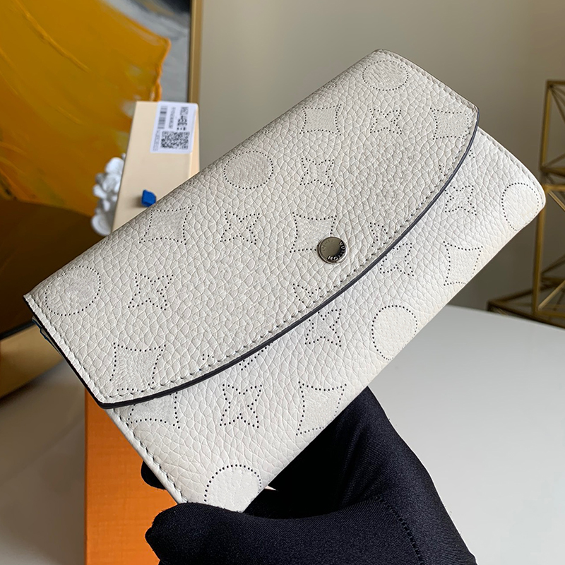 Leather EMILIE Wallet long purse Female designer card holder clutch bag purses with original box
Leather EMILIE Wallet long purse Female designer card holder clutch bag purses with original box