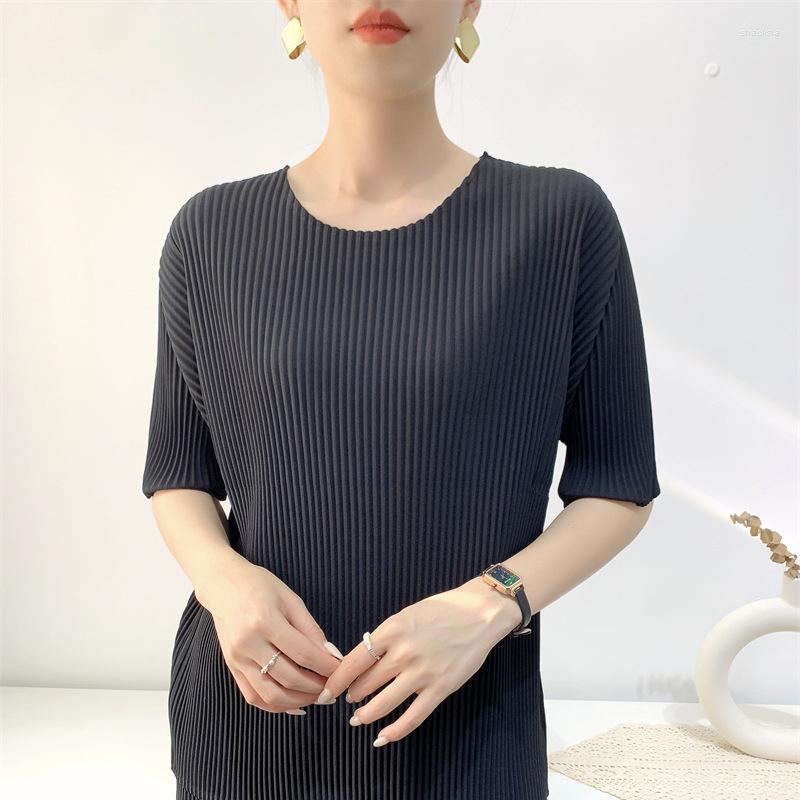 Womens T Shirts Miyake Pleats Classic Simple All-matched Top For Women O-neck Short Sleeve Female Loose Casual Pull Over T-shirt Clothes