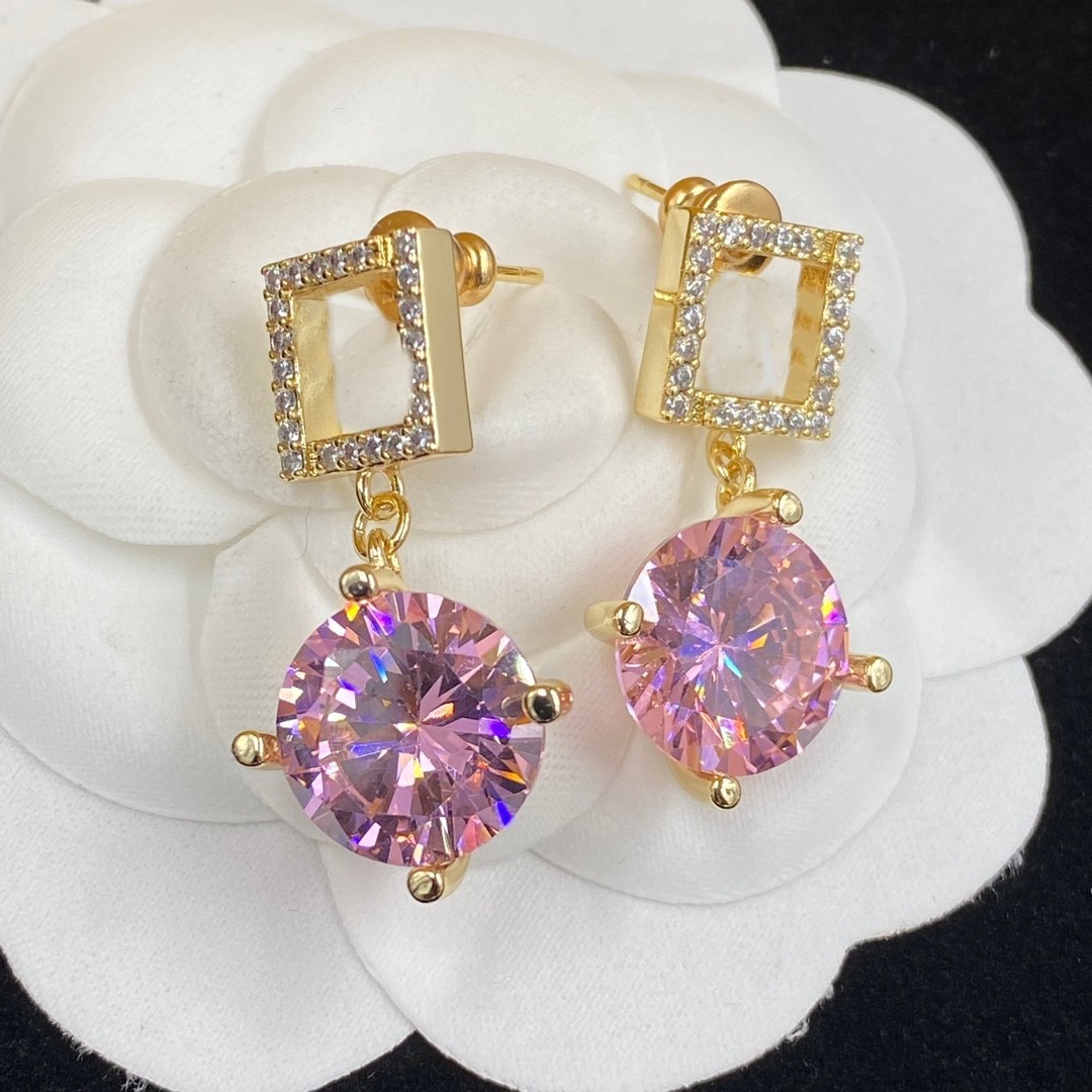 Pendant designer earrings, stylish brand women's earrings, suitable for weddings, parties, birthdays, jewelry
Pendant designer earrings, stylish brand women's earrings, suitable for weddings, parties, birthdays, jewelry