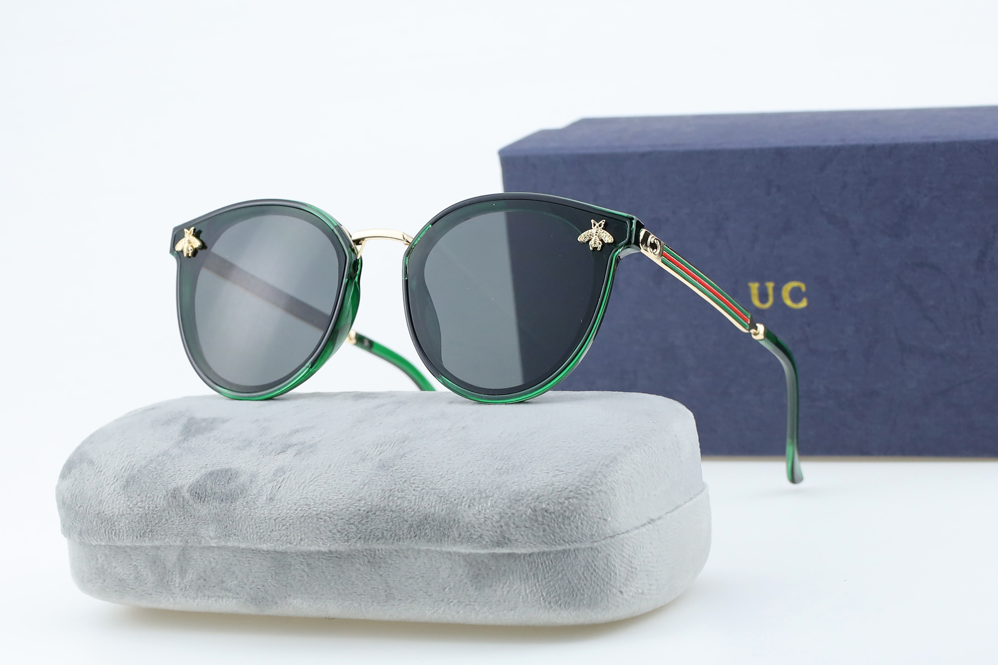 Classic Round Bee Sunglasses for Men and Women's Travel Glasses Metal Frame Riding UV Resistant Sunglasses
Classic Round Bee Sunglasses for Men and Women's Travel Glasses Metal Frame Riding UV Resistant Sunglasses