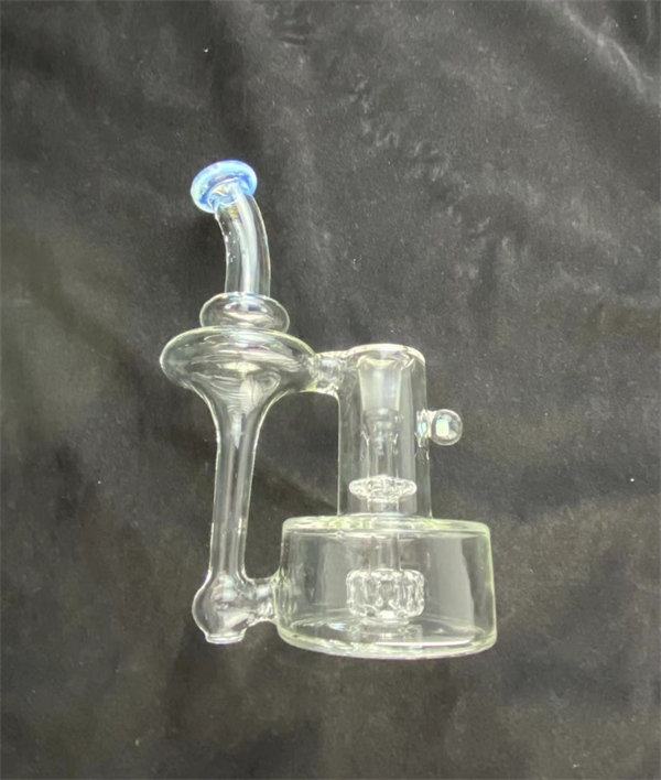 Smoking glass hookahs rbr3.0 style recycle with the secret white colored mouthpiece and an opal 14mm joint
Smoking glass hookahs rbr3.0 style recycle with the secret white colored mouthpiece and an opal 14mm joint