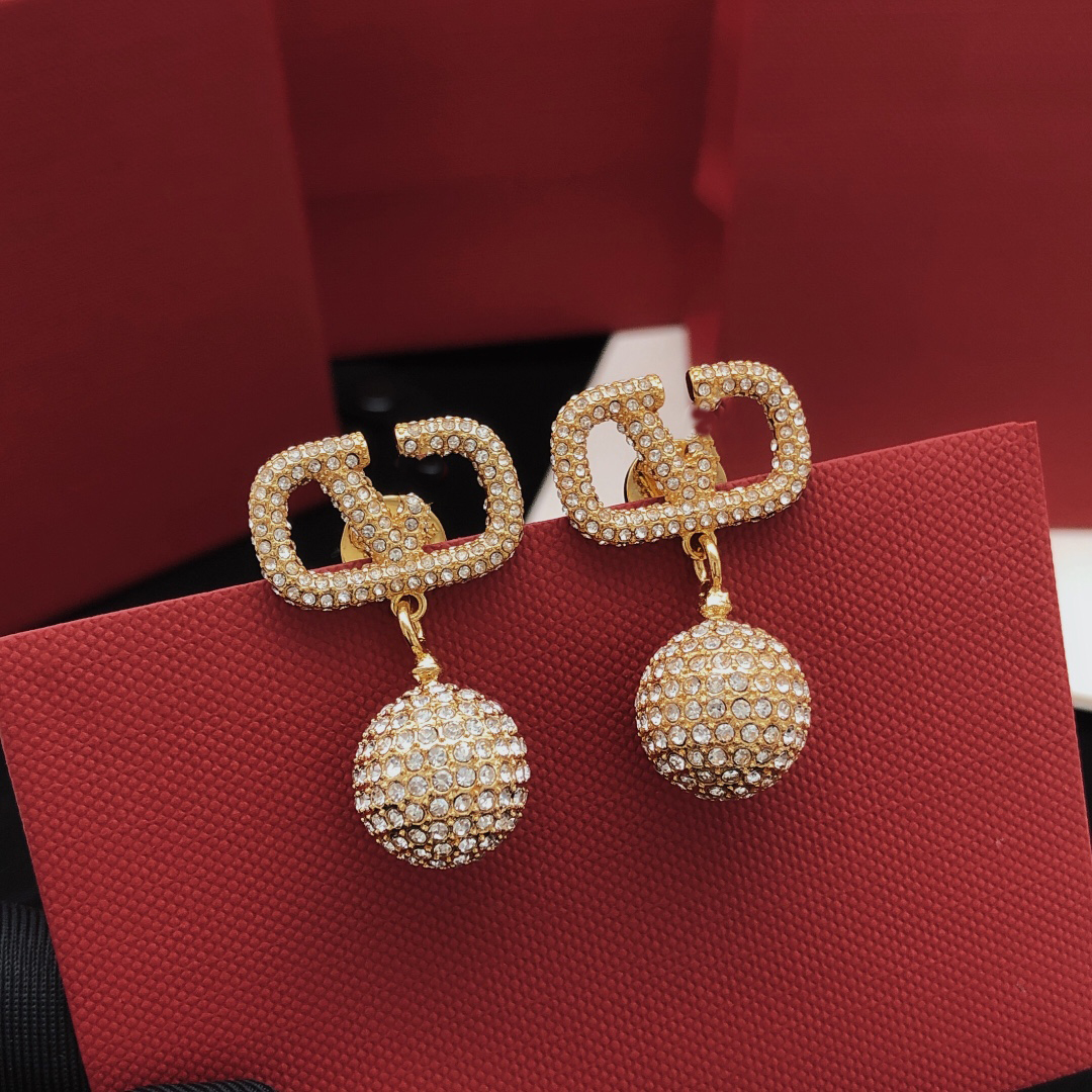 Designer Earring V Logo Brand Stud Charm Pearl Earing Women Fashion Hoop Jewelry Luxury Metal Earring Jeweler Women's Gifts mn583
Designer Earring V Logo Brand Stud Charm Pearl Earing Women Fashion Hoop Jewelry Luxury Metal Earring Jeweler Women's Gifts mn583