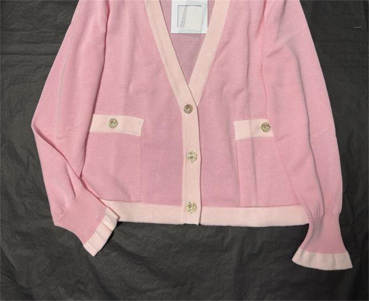 Chan home 2023 New Women' brand jacket Sunscreen clothing OOTD designer Fashion classic CCC coat Leisure Spring Coats knitting cardigan Mother' Day Gift, Pink
Chan home 2023 New Women' brand jacket Sunscreen clothing OOTD designer Fashion classic CCC coat Leisure Spring Coats knitting cardigan Mother' Day Gift, Pink