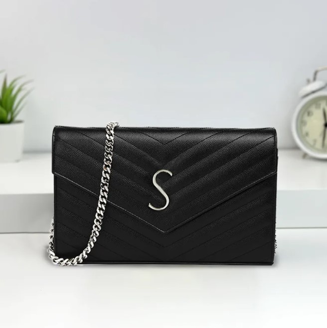 luxury designer Bags Purse envelope Bag Tote Gold and Silver Chain Shoulder Bag Handbag for Women Clutch Flap Wallet Fashion Travel Handbags Satchel Crossbody, Red-y3
luxury designer Bags Purse envelope Bag Tote Gold and Silver Chain Shoulder Bag Handbag for Women Clutch Flap Wallet Fashion Travel Handbags Satchel Crossbody, Red-y3