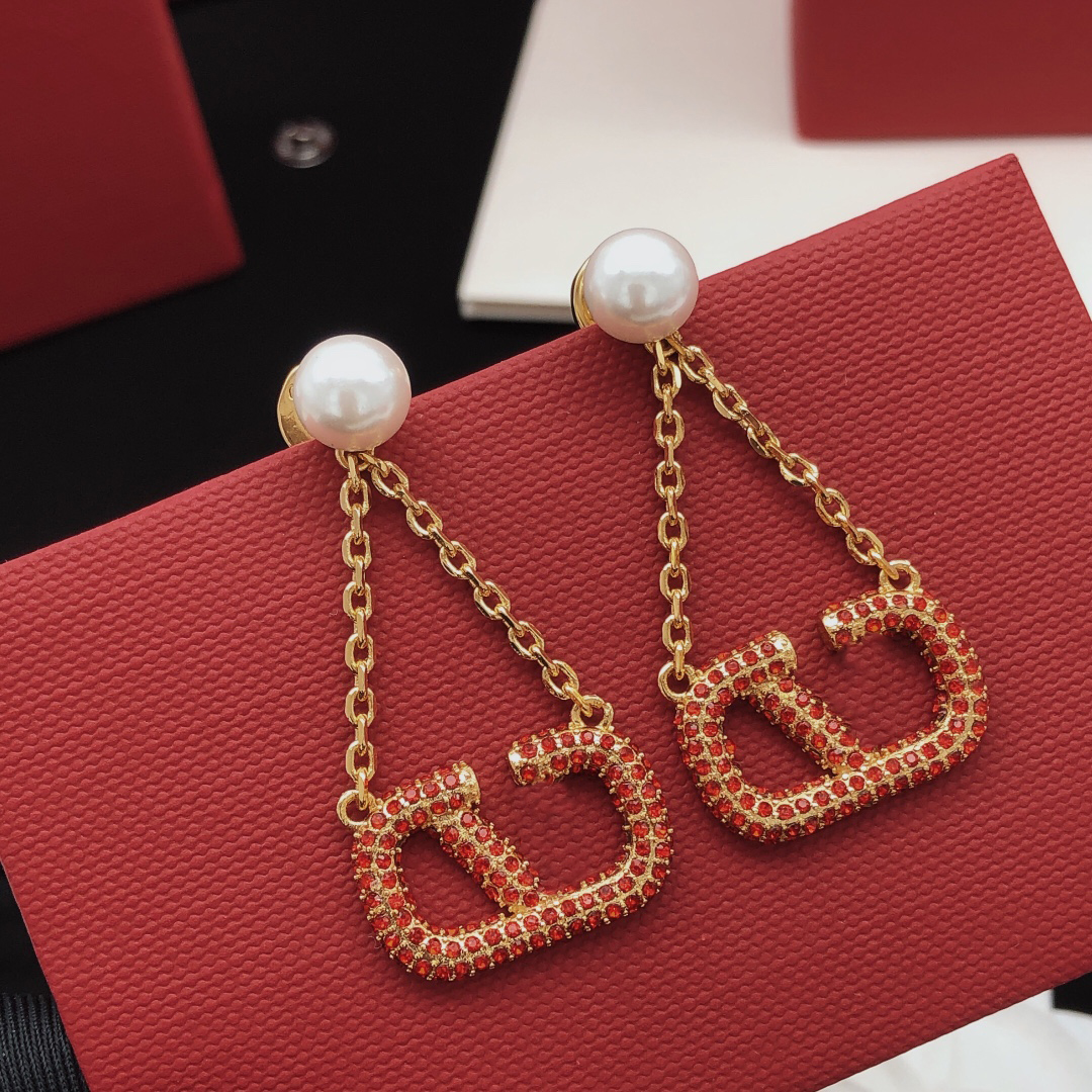 Designer Earring V Logo Brand Stud Charm Pearl Earing Women Fashion Hoop Jewelry Luxury Metal Earring Jeweler Women's Gifts mn5428
Designer Earring V Logo Brand Stud Charm Pearl Earing Women Fashion Hoop Jewelry Luxury Metal Earring Jeweler Women's Gifts mn5428