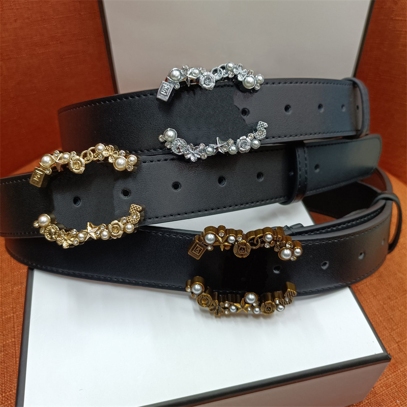 Men Designers Belts Fashion Luxurys Brands Genuine Leather Cintura For Mens Womens Casual Golden Sliver Smooth Buckle Ceintures Width 3.5cm
Men Designers Belts Fashion Luxurys Brands Genuine Leather Cintura For Mens Womens Casual Golden Sliver Smooth Buckle Ceintures Width 3.5cm