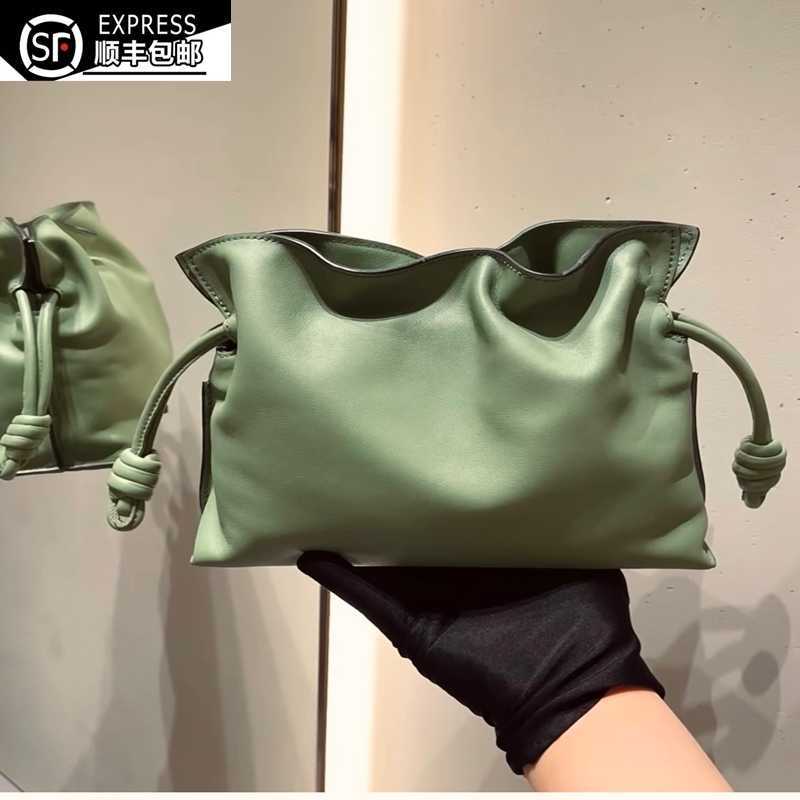 Loews Spain Bags Flamenco Lucky Bag Napa Soft Cowhide Strap Drawstring Bag Single Shoulder Oblique Cross Back Women's Bag, Black small size 23.9cm
Loews Spain Bags Flamenco Lucky Bag Napa Soft Cowhide Strap Drawstring Bag Single Shoulder Oblique Cross Back Women's Bag, Black small size 23.9cm