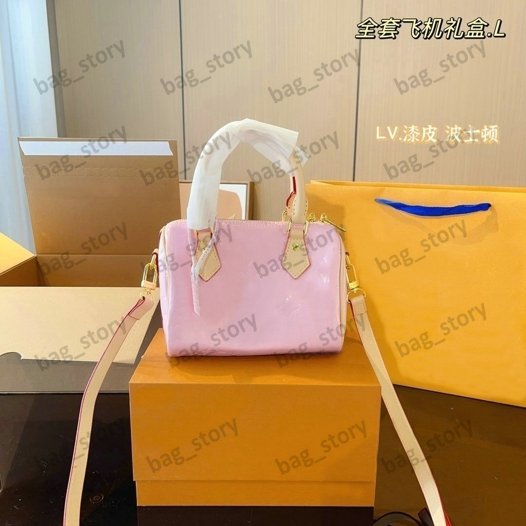 M81879 Nano Speedy Pink Patent Leather Shoulder Bag Glossy Effect Vintage Purse Heart-Shaped Charm Purse Vernis CrossBody Multiple Carry Bag Mini SPEEDY Handbag
M81879 Nano Speedy Pink Patent Leather Shoulder Bag Glossy Effect Vintage Purse Heart-Shaped Charm Purse Vernis CrossBody Multiple Carry Bag Mini SPEEDY Handbag