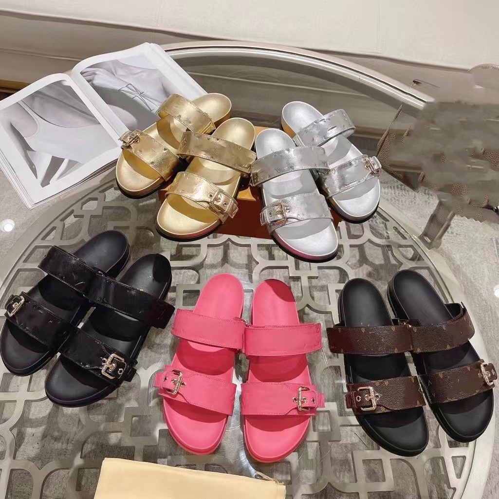 Classic designers slippers button light colour Wedge heel mules 100% Leather thick bottom flower women shoes Heeled platform beach summer womens sandals top quality
Classic designers slippers button light colour Wedge heel mules 100% Leather thick bottom flower women shoes Heeled platform beach summer womens sandals top quality