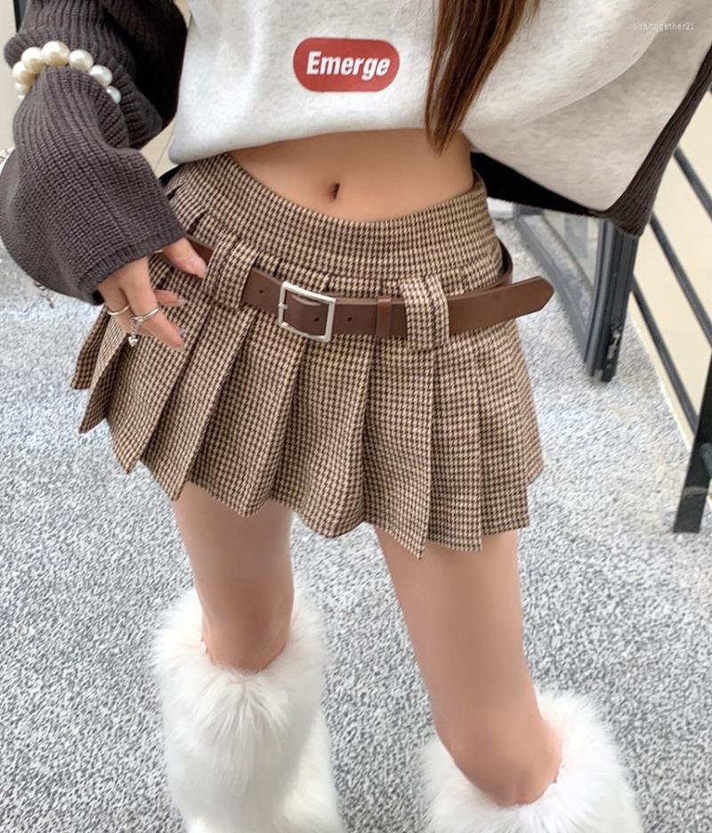 Skirts High Waist Plaid Belted Womens Preppy Style Mini Vintage Pleated Skirt Korean Tennis Short, Coffee skirt
Skirts High Waist Plaid Belted Womens Preppy Style Mini Vintage Pleated Skirt Korean Tennis Short, Coffee skirt