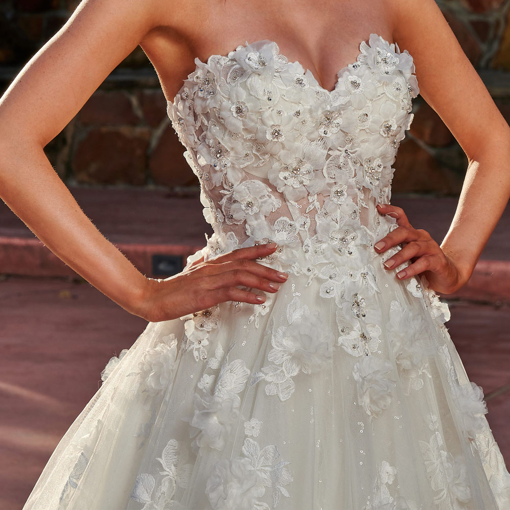 Gorgeous Wedding Dress Court Train Strapless Zipper Back Tulle with 3D Flowers Applique with Beads Bridal Gowns Detachable Off the Shoulder Straps