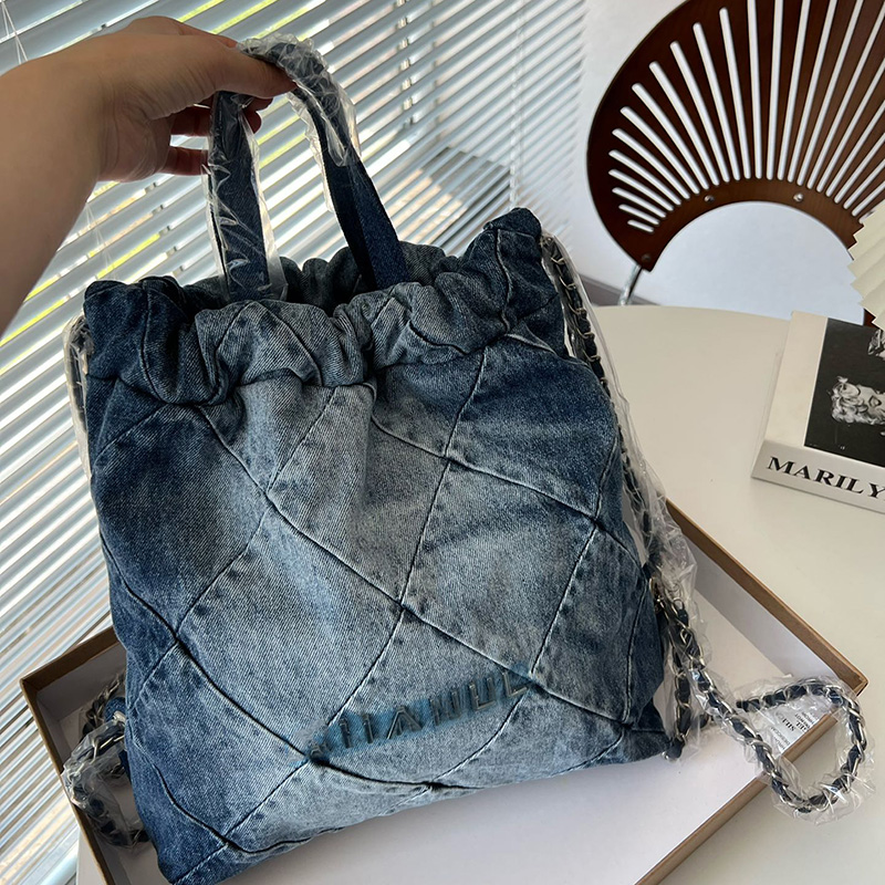Womens Designer Denim Jeans Drawstring Bucket Backpack Bags Top Handle Tote 22 Shopping Quilted Diamond Lattice Shoulder Handbags With Wallet Pouch 30X35CM, Box
Womens Designer Denim Jeans Drawstring Bucket Backpack Bags Top Handle Tote 22 Shopping Quilted Diamond Lattice Shoulder Handbags With Wallet Pouch 30X35CM, Box