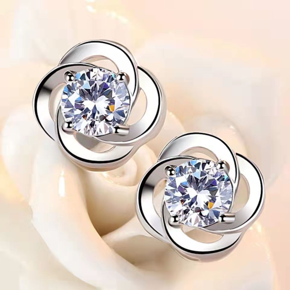 Luxurious Women's Wedding Stud Earrings Made of 925 Sterling Silver Adorned with Round Cut White Topaz Cubic Zirconia