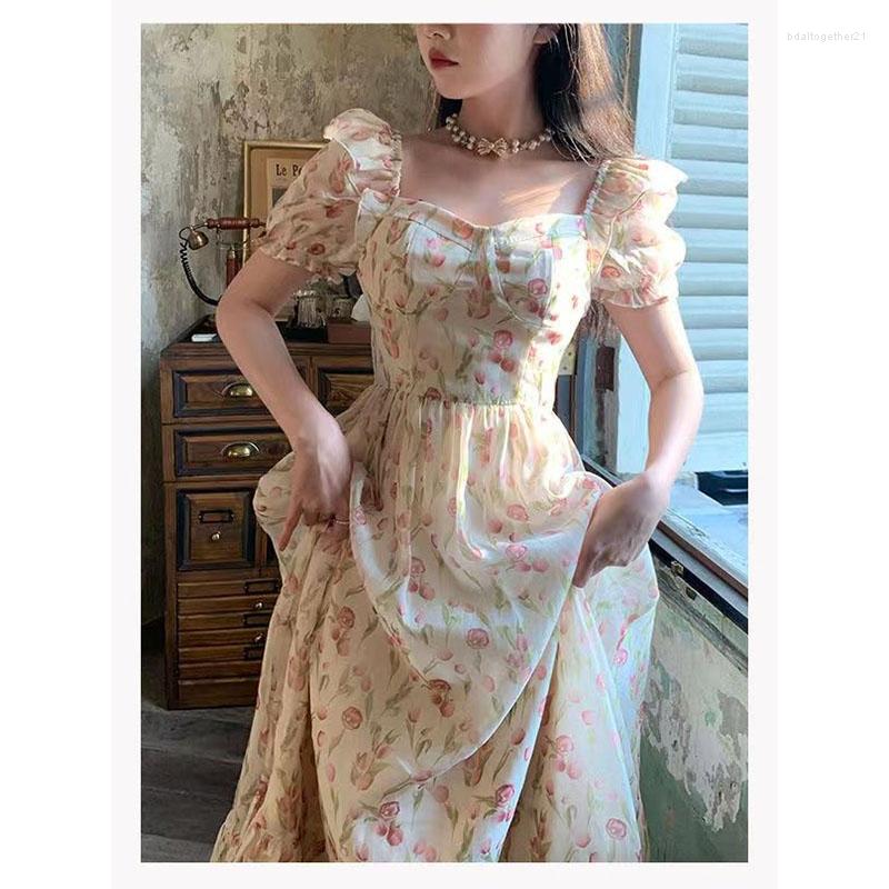 Casual Dresses 2023 French First Love Gentle Square Collar FlowersDress Female Puff Sleeve Holiday Floral Print A-line Y2k Dr, Picture color
Casual Dresses 2023 French First Love Gentle Square Collar FlowersDress Female Puff Sleeve Holiday Floral Print A-line Y2k Dr, Picture color