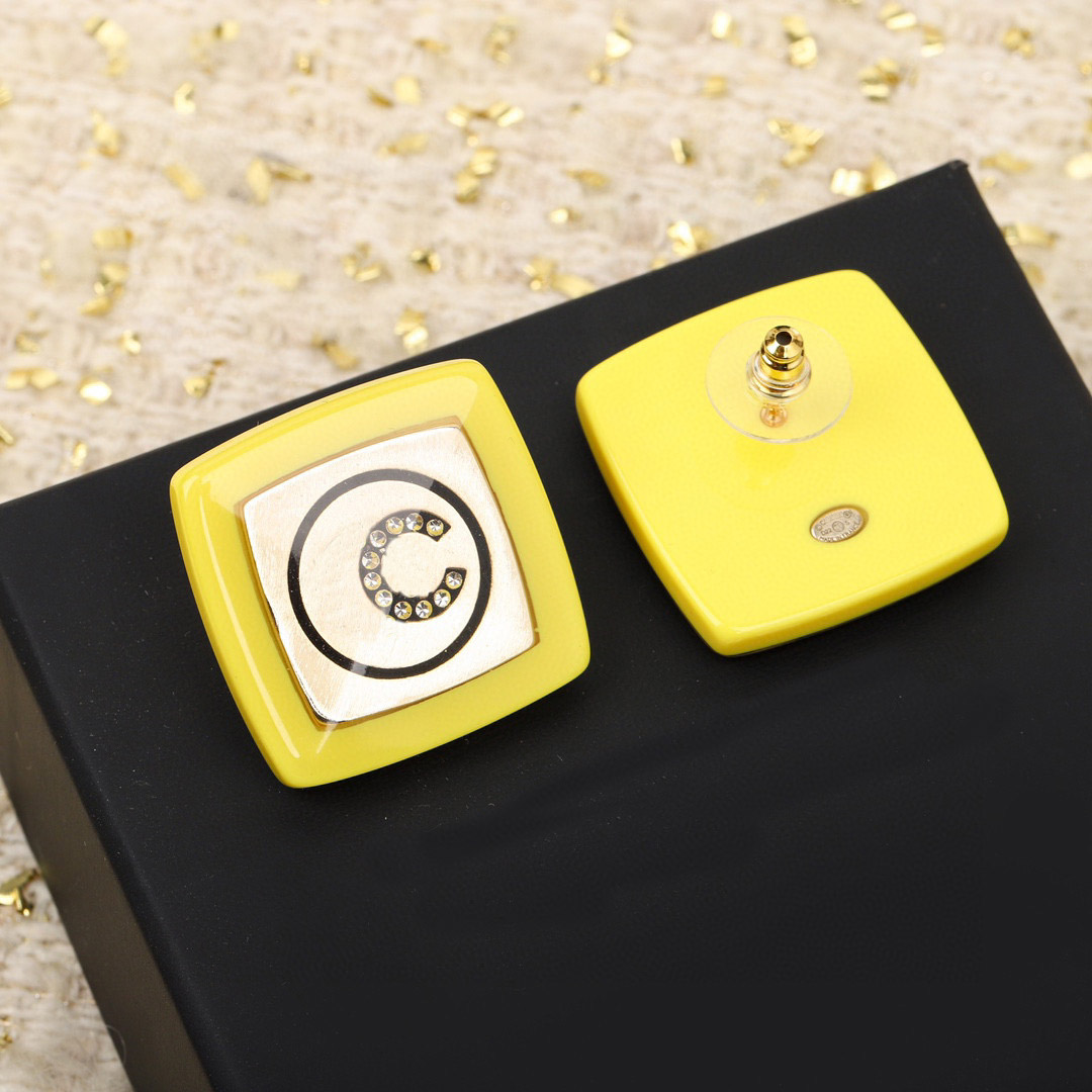 2023 Luxury quality Charm square shape stud earring with diamond yellow and white color have box stamp PS7014B
2023 Luxury quality Charm square shape stud earring with diamond yellow and white color have box stamp PS7014B