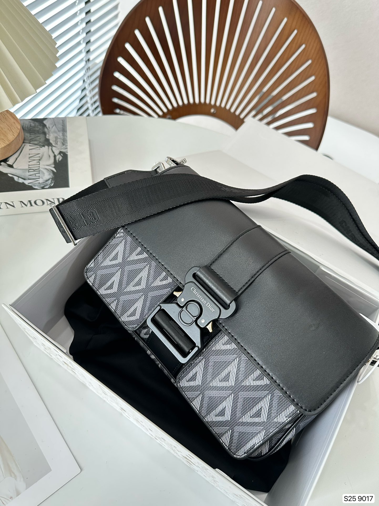 Luxury designer bags men's bag shoulder bag fashion classic style outdoor travel shopping gift give applicable beautiful, Grey
Luxury designer bags men's bag shoulder bag fashion classic style outdoor travel shopping gift give applicable beautiful, Grey