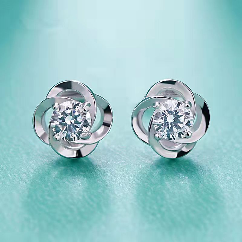 Luxurious Women's Wedding Stud Earrings Made of 925 Sterling Silver Adorned with Round Cut White Topaz Cubic Zirconia