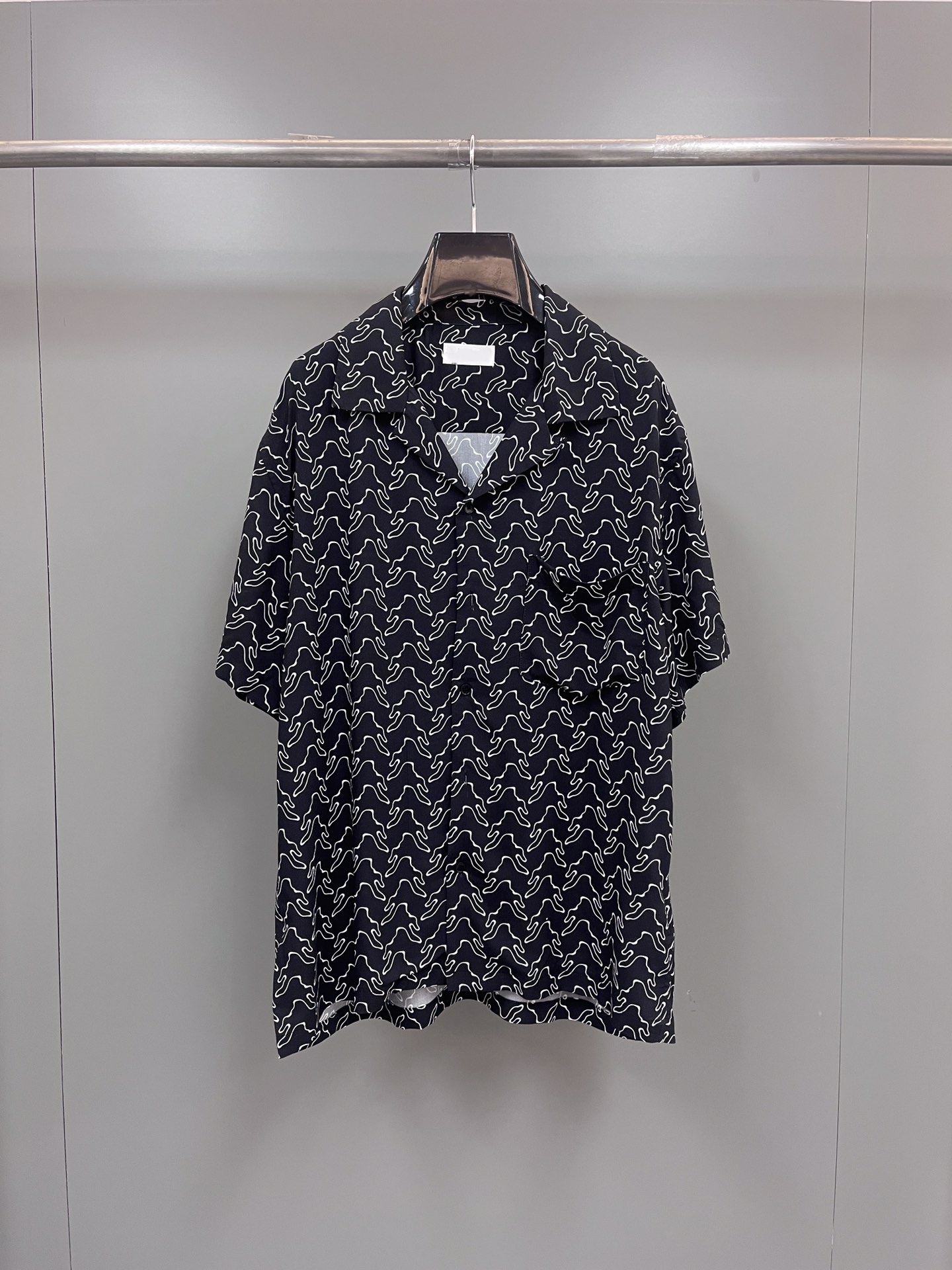 2023 summer fashions mens designer beautiful printing shirts ~ US SIZE shirts ~ high quality mens designer button short sleeve shirts, Multi 1 
2023 summer fashions mens designer beautiful printing shirts ~ US SIZE shirts ~ high quality mens designer button short sleeve shirts, Multi 1