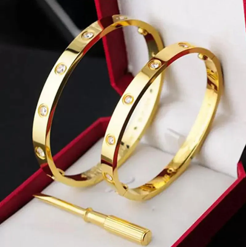 Love Screw Bracelet Fashion Designer cuff Luxury Trendy Bangle 18K Gold Plated Titanium Steel Diamond for Women Men Nail Bracelets Silver Classic designer Jewelry
Love Screw Bracelet Fashion Designer cuff Luxury Trendy Bangle 18K Gold Plated Titanium Steel Diamond for Women Men Nail Bracelets Silver Classic designer Jewelry