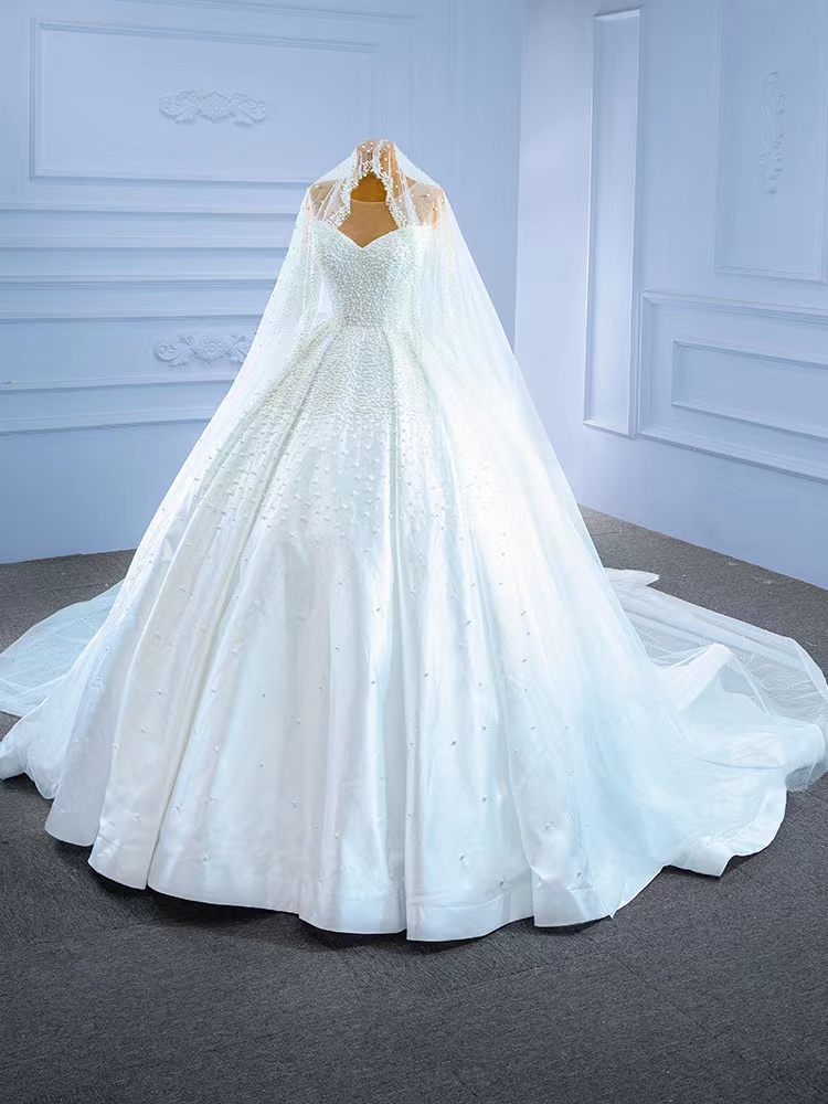 Elegant Kaftan Arabic A e Wedding Dresses beaded Embroidered Beaded bg Long Sleeves Muslim Bridal Gowns Cape White Satin Bride Dress Court Train 2023