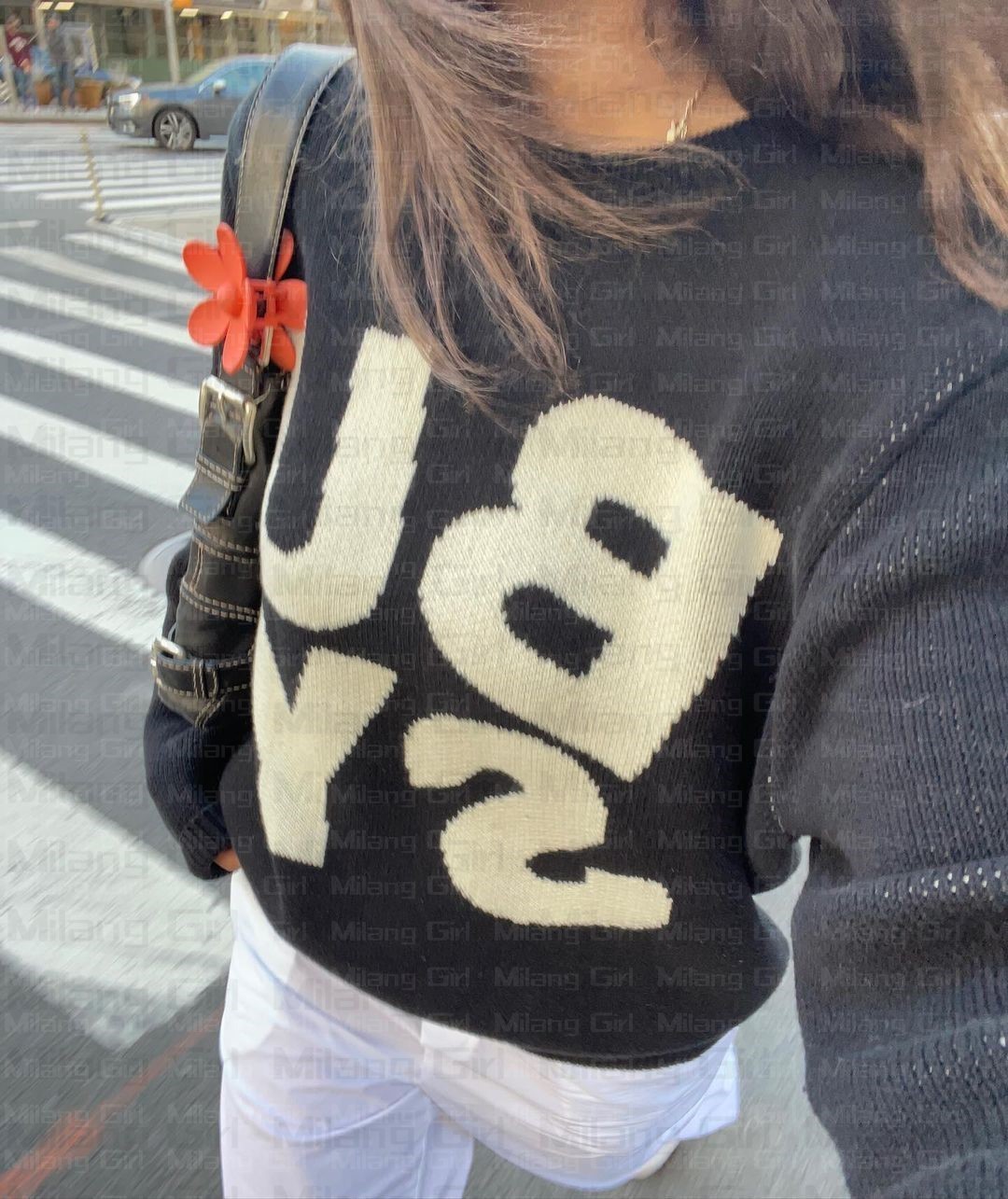 Women' Sweaters Men Oversized Sweater Black Loose Busy letter Printing Women Vintage Retro Knitted Autumn Cotton Pullover Unisex 230606
Women' Sweaters Men Oversized Sweater Black Loose Busy letter Printing Women Vintage Retro Knitted Autumn Cotton Pullover Unisex 230606
