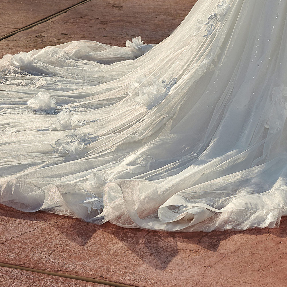 Gorgeous Wedding Dress Court Train Strapless Zipper Back Tulle with 3D Flowers Applique with Beads Bridal Gowns Detachable Off the Shoulder Straps