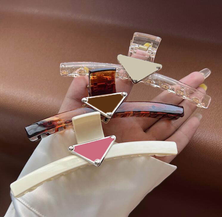 Transparency Luxury Barrettes Designer Womens Triangle P Letter Hairpin High Quality Brand Classic Leisure Hairclips Fashion Black Shark Hairpin Hair Clips
Transparency Luxury Barrettes Designer Womens Triangle P Letter Hairpin High Quality Brand Classic Leisure Hairclips Fashion Black Shark Hairpin Hair Clips