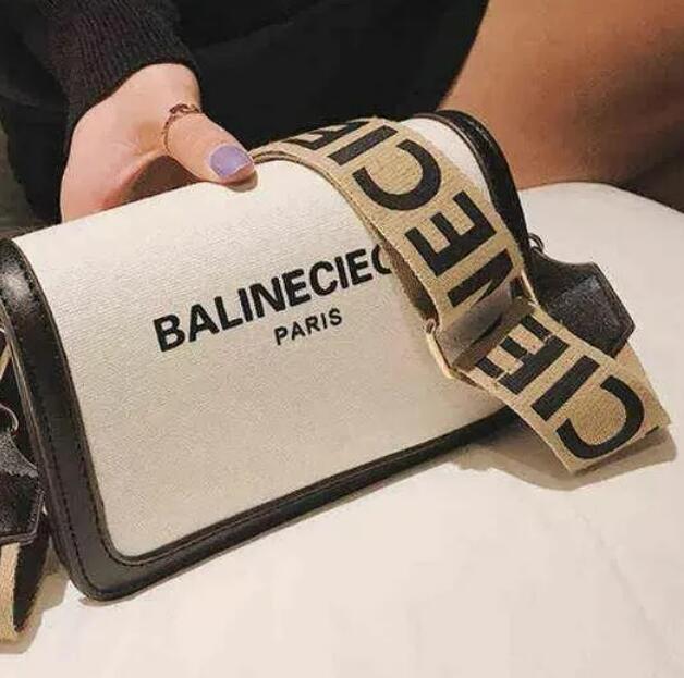 New Fashion Summer Women Purse Handbags Designer Shoulder bags Casual Cross body Bag High Quality Messenger Bags luxury designer messenger bag, White
New Fashion Summer Women Purse Handbags Designer Shoulder bags Casual Cross body Bag High Quality Messenger Bags luxury designer messenger bag, White