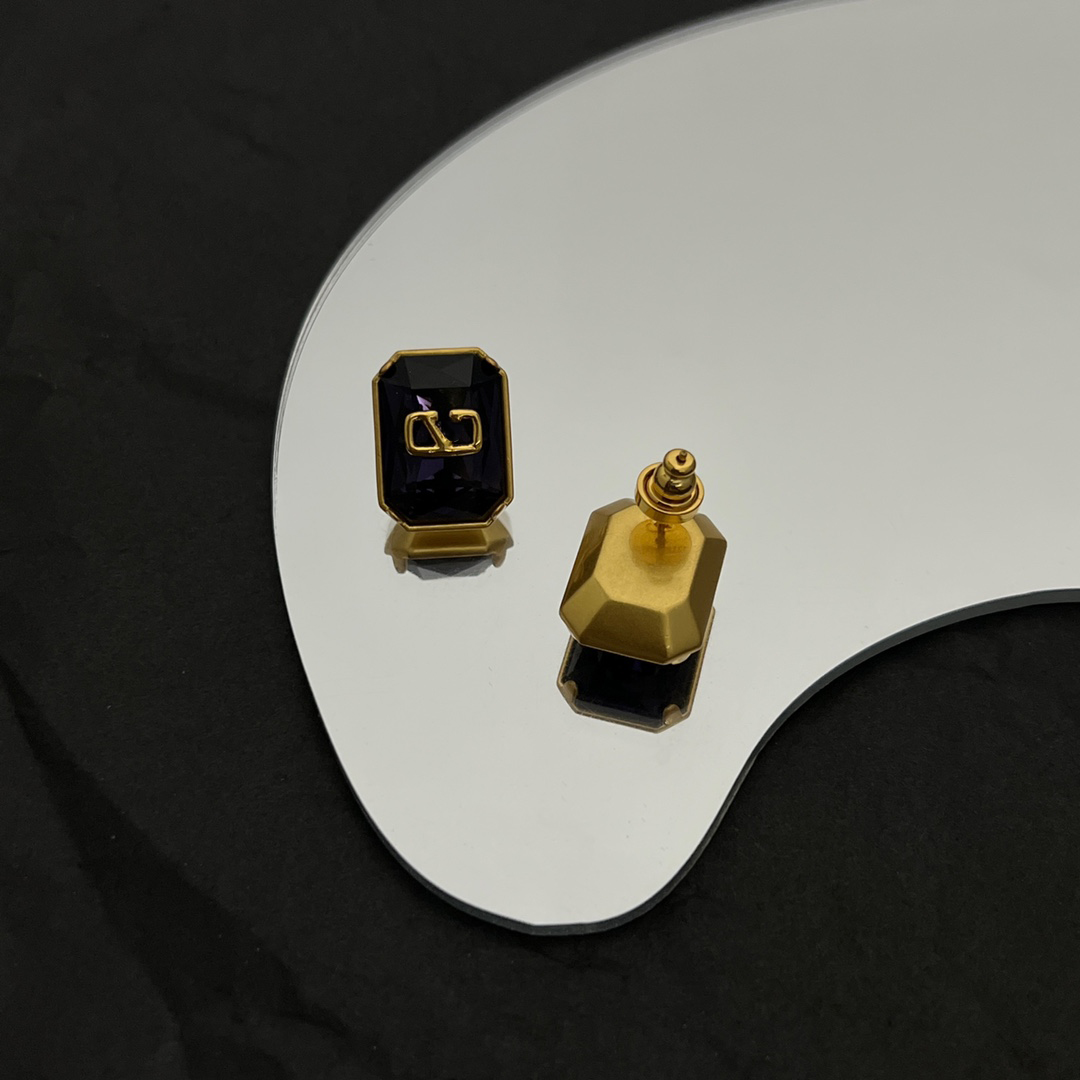 Designer Earring V Logo Brand Stud Charm Pearl Earing Women Fashion Hoop Jewelry Luxury Metal Earring Jeweler Women's Gifts mk0235
Designer Earring V Logo Brand Stud Charm Pearl Earing Women Fashion Hoop Jewelry Luxury Metal Earring Jeweler Women's Gifts mk0235
