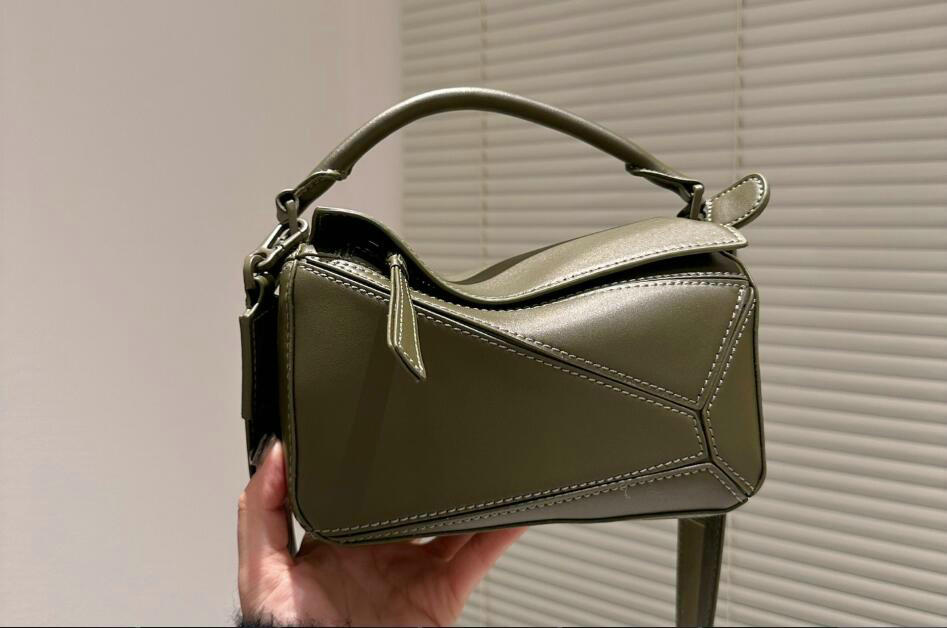 Designer puzzles Bag Crossbody Shoulder Bag Women Messenger bags Top Quality Real Leather Luxury Classic Calfskin Women Cuboid Shape Handle Purse, Green
Designer puzzles Bag Crossbody Shoulder Bag Women Messenger bags Top Quality Real Leather Luxury Classic Calfskin Women Cuboid Shape Handle Purse, Green