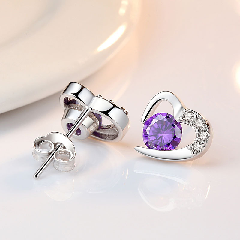 Elegant Women's 925 Silver Heart-Shaped Ear Studs with Sparkling Crystals