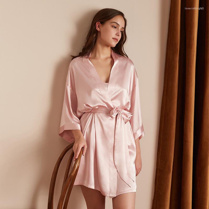 Women's Sleepwear Women's Nightgown Set Solid Color Satin Imitation Silk Spaghetti Strap Sleeveless Top Shorts Sexy Night-Robe Suit, Silver suit
Women's Sleepwear Women's Nightgown Set Solid Color Satin Imitation Silk Spaghetti Strap Sleeveless Top Shorts Sexy Night-Robe Suit, Silver suit