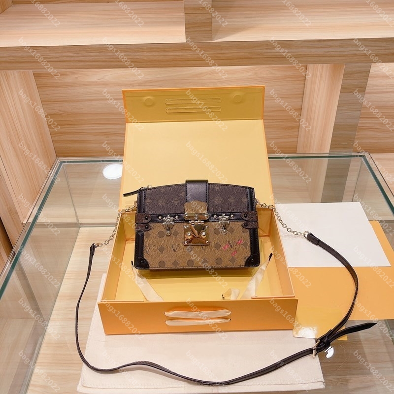 Real cowhide trunk clutch bag women one shoulder crossbody bag designer bags handbag fashion makeup purses louise leather bag viuton chain bag vutton square box bags, Add box
Real cowhide trunk clutch bag women one shoulder crossbody bag designer bags handbag fashion makeup purses louise leather bag viuton chain bag vutton square box bags, Add box