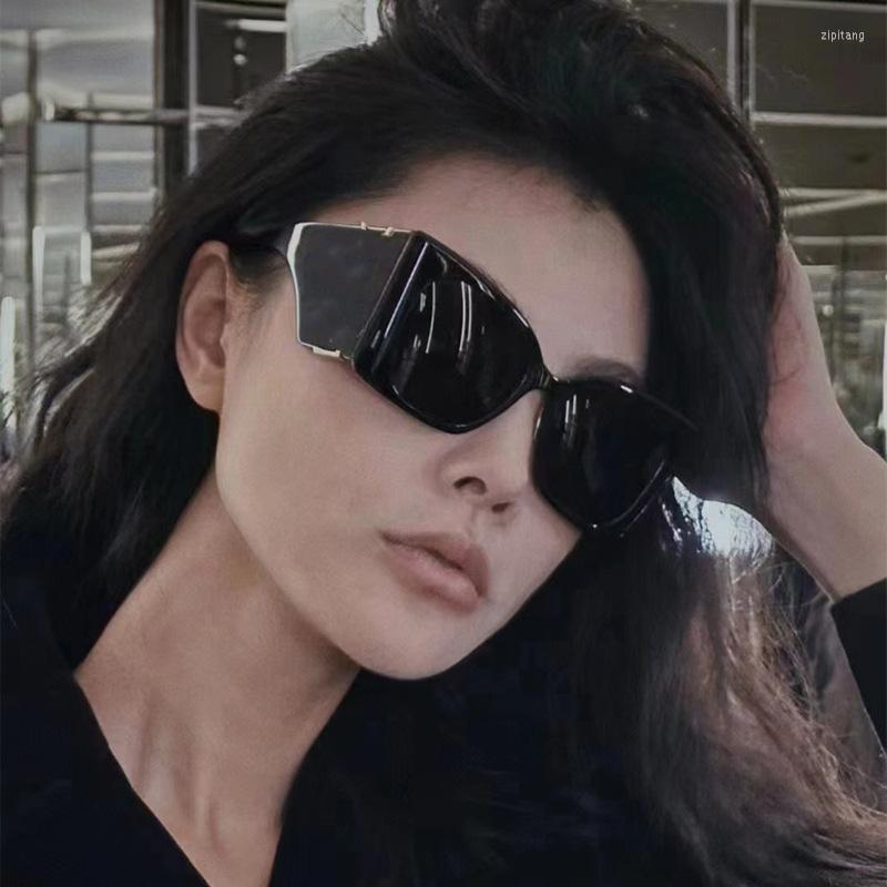 Sunglasses Oversized Cat Eye Women Retro Black Gradient Sun Glasses For Men Big Square Frame Eyeglasse Shades
Sunglasses Oversized Cat Eye Women Retro Black Gradient Sun Glasses For Men Big Square Frame Eyeglasse Shades