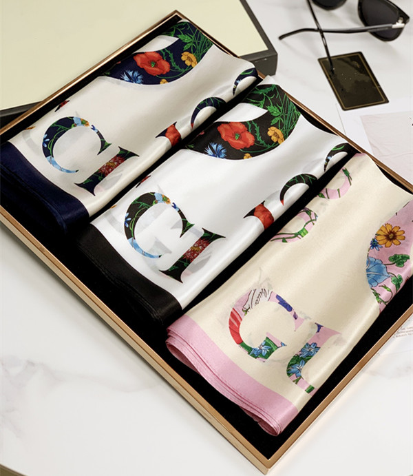 3Colors Silk Scarf Head Scarfs For Women Winter Luxurious Scarf High End Classic Letter pattern Designer shawl Scarves New Gift Easy to match Soft Touch Above
3Colors Silk Scarf Head Scarfs For Women Winter Luxurious Scarf High End Classic Letter pattern Designer shawl Scarves New Gift Easy to match Soft Touch Above